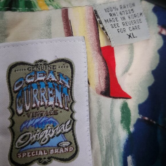 A24  B'ful vibrant beach shirt w/ boats & coconut trees made by Ocean Current XL - Picture 3 of 3